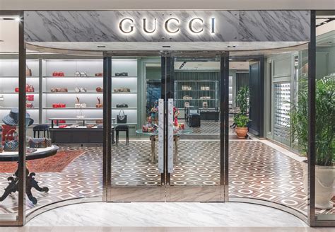 malta gucci shopping store